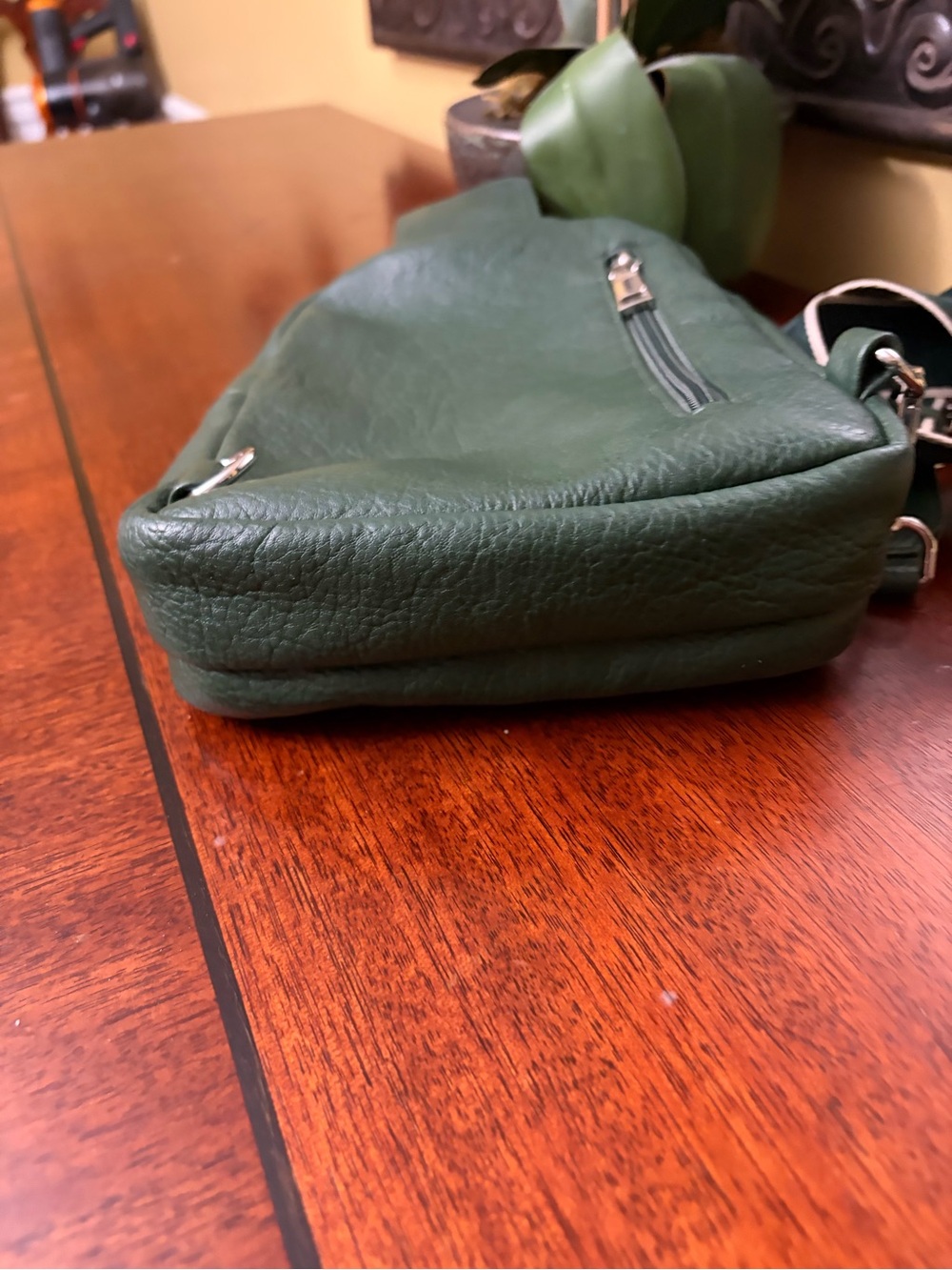 Urban Outfitters X Anthologie Green Woven
Vegan Leather Crossbody Sling
Bag - Picture 4 of 10